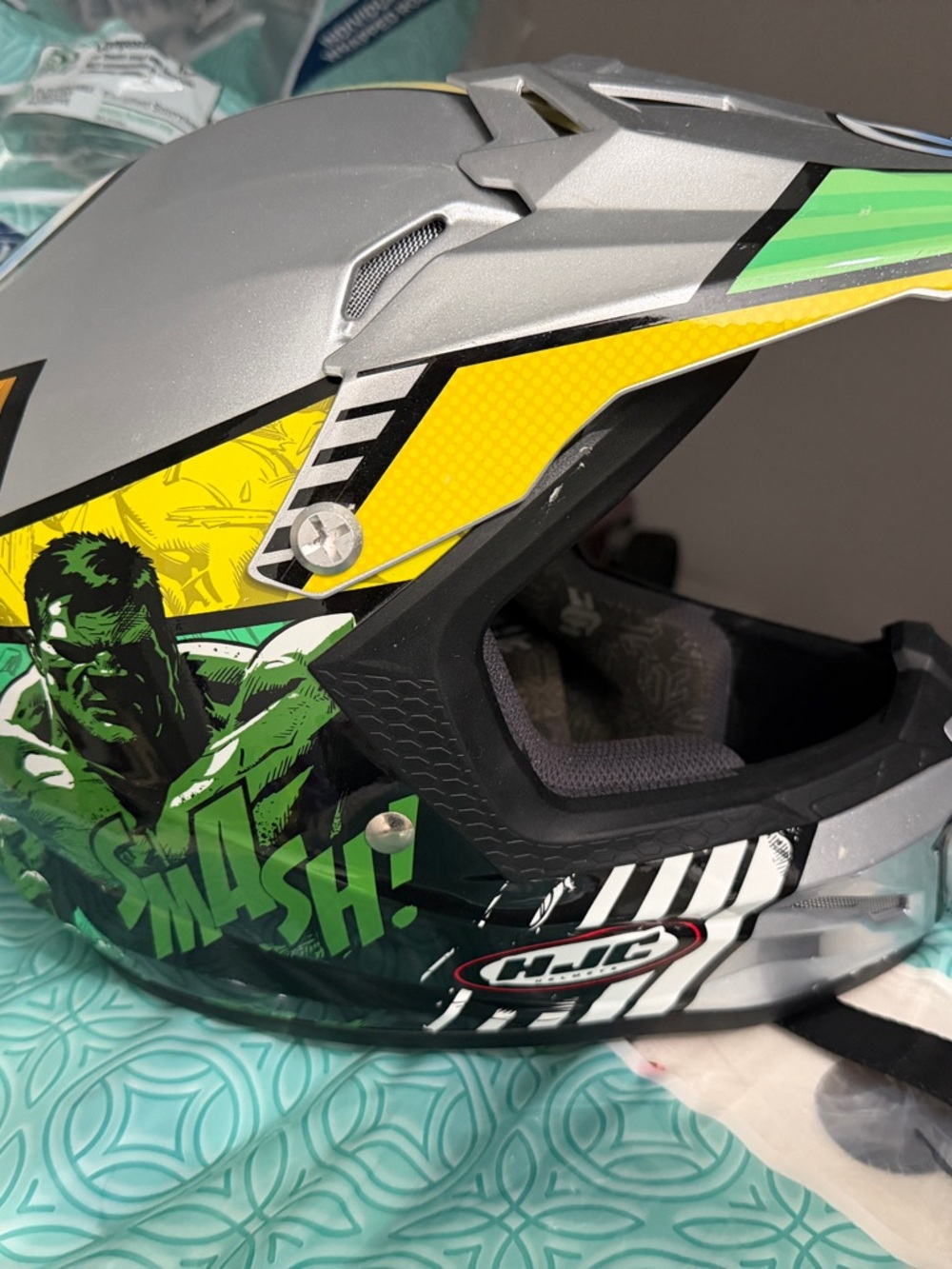 Avengers Motorcycle Helmet DC Youth Medium - used Hulk (MC21)